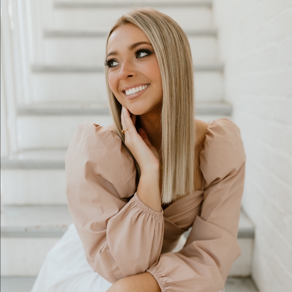 Meet your Posher, Danielle